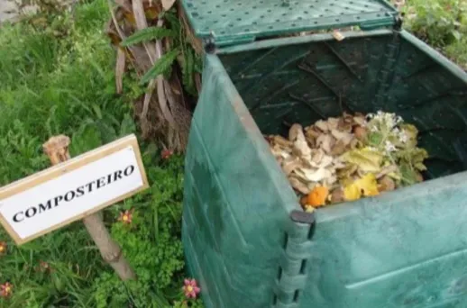 Marín refuerza su programa de compostaje doméstico con más de 125 compostadores cedidos por Sogama