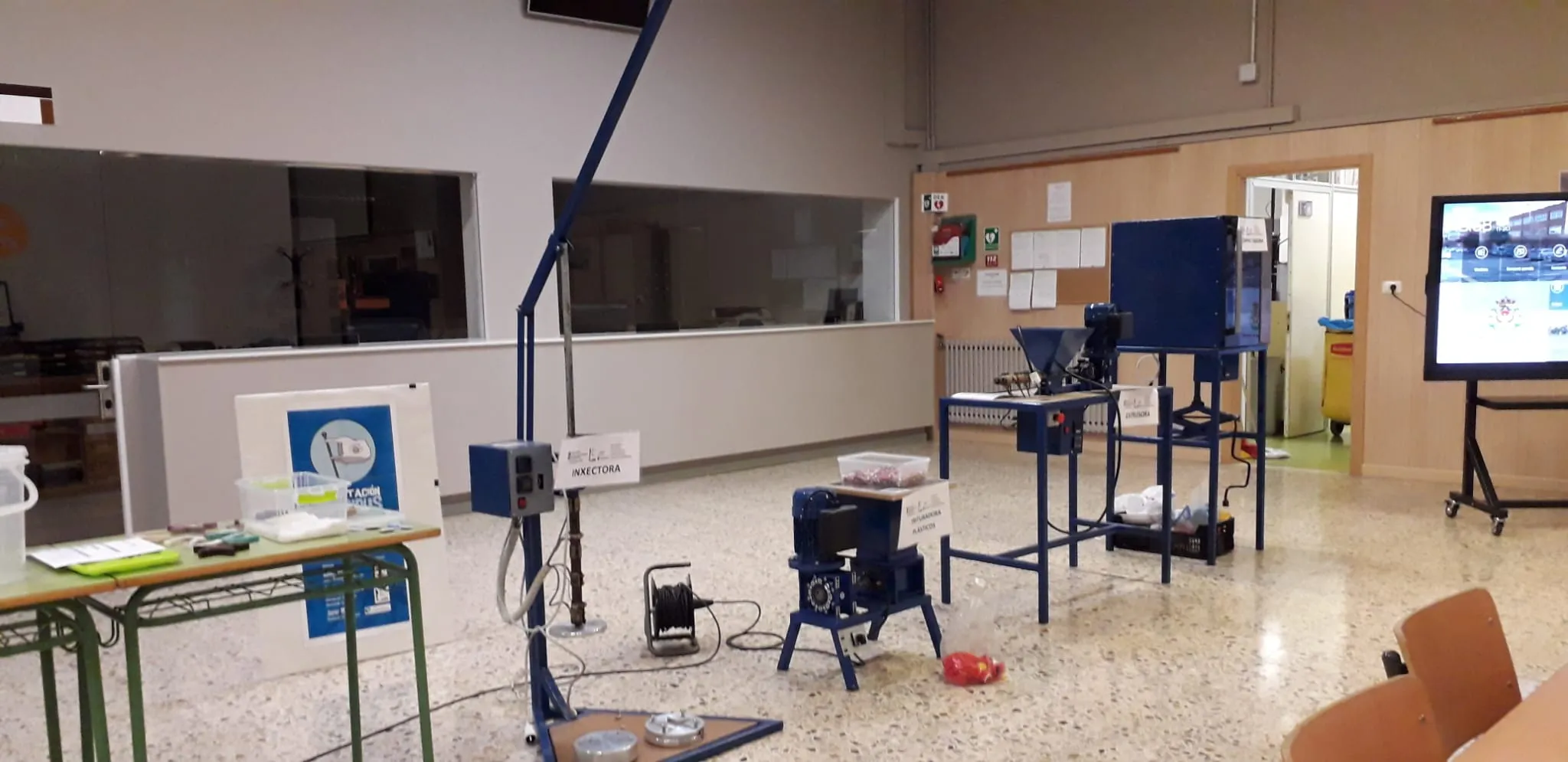 El IES "Illa de Sarón" impulsa el autorreciclaje a través de cuatro innovadoras máquinas