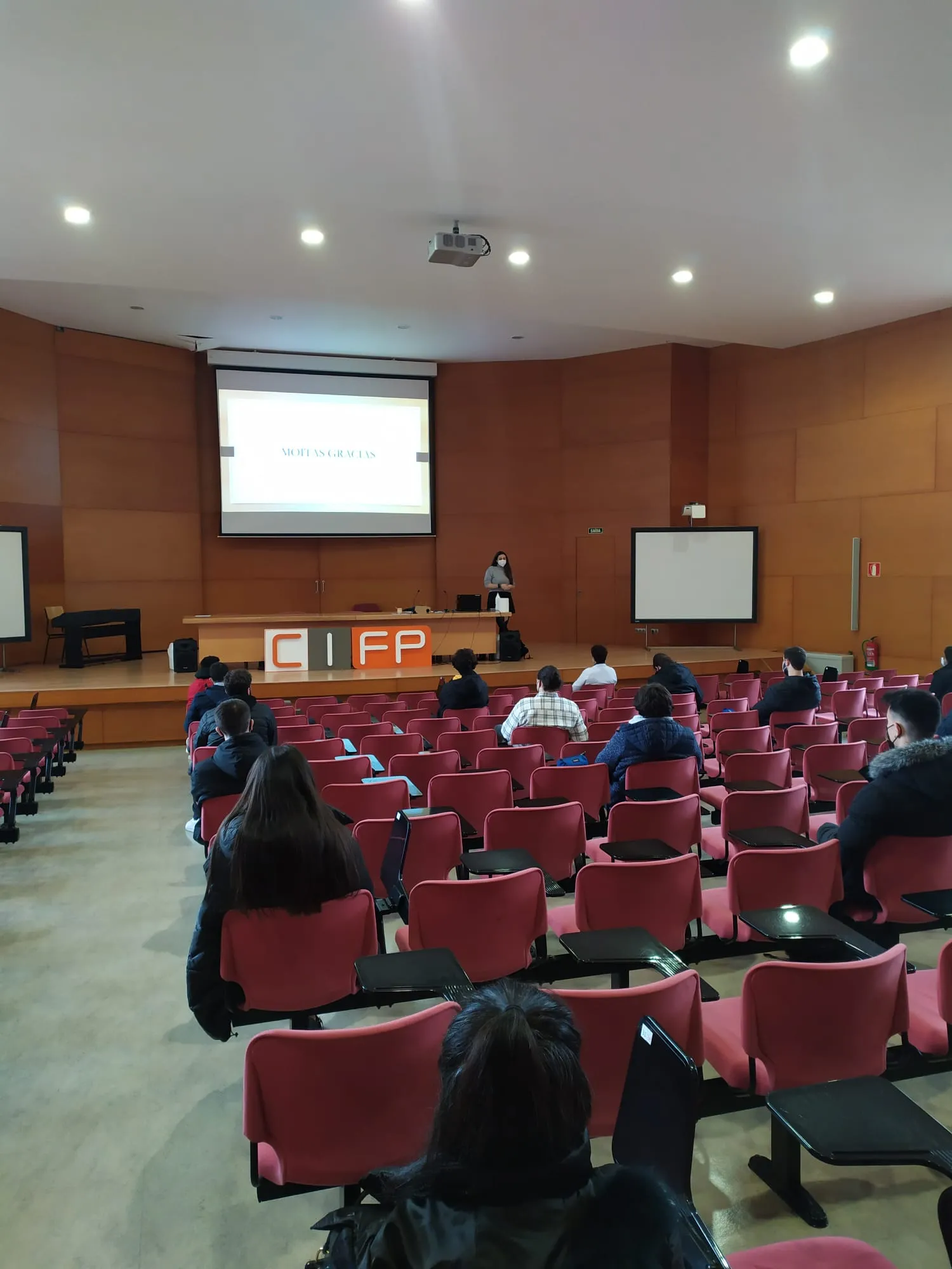 Técnicos de Sogama imparten una sesión formativa en el CIFP Politécnico de Santiago de Compostela