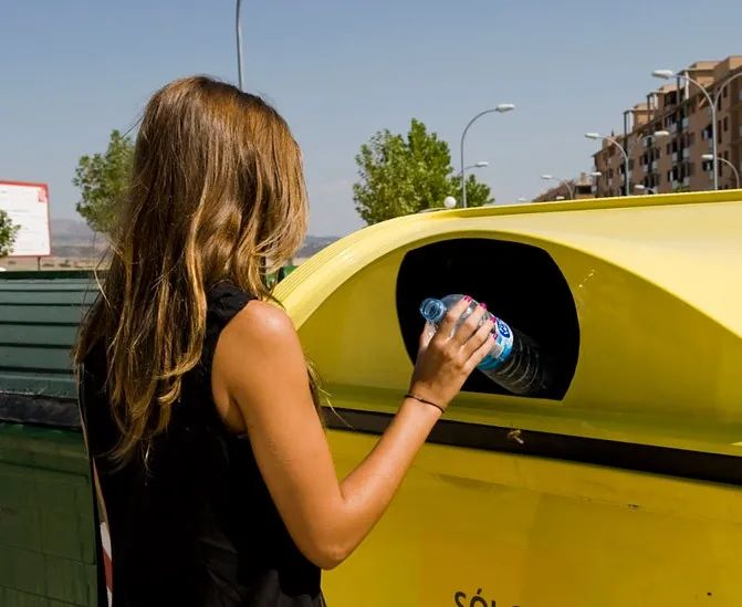 Los españoles reciclaron en 2020 el doble de envases plásticos domésticos que hace una década