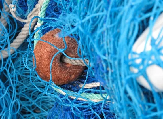 El proyecto europeo "OCEANETS" inicia las primeras pruebas de reciclado de redes de pesca