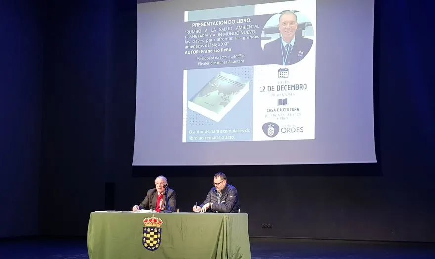 Momento de la presentación del libro en Ordes