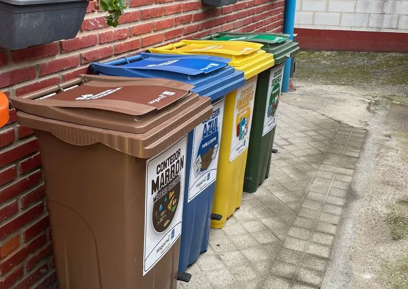 Isla de reciclaje Sogama en centro educativo